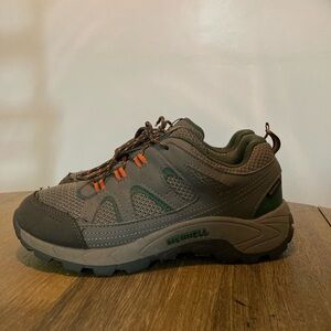 Boys’ Merrell hiking shoes size 4